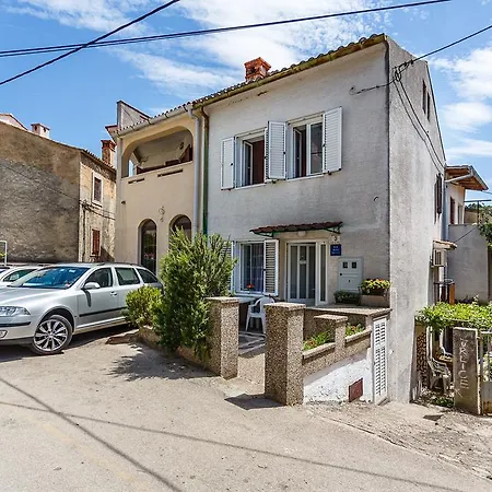 Apartment Filip Vrbnik (Primorje-Gorski Kotar)