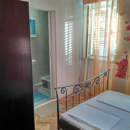 Apartment Filip Vrbnik (Primorje-Gorski Kotar)
